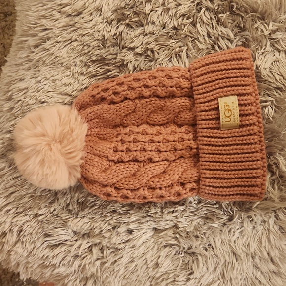 NEW UGG INFINITY SCARF AND HAT SET - Picture 3 of 4